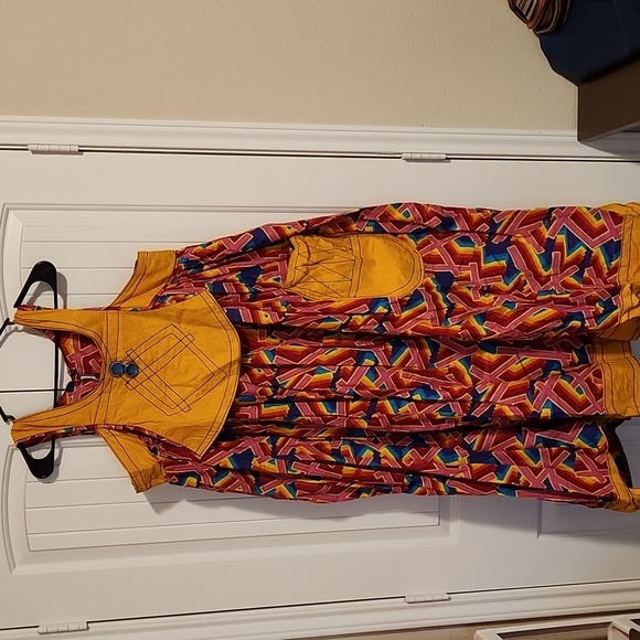 African dress - Picture 1 of 7